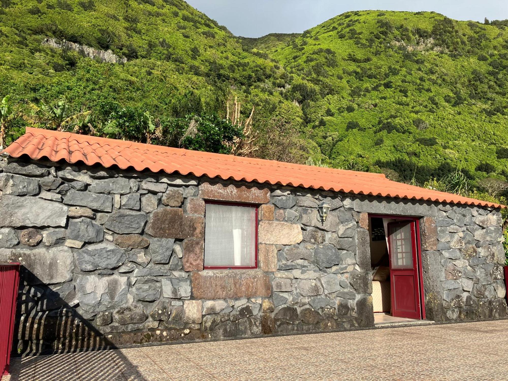 Vistalinda Cabins Calheta  Exterior photo